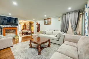 109-18 177th St, Jamaica, NY 11433 - Photo 3