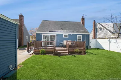 23 Gables Drive, Hicksville, NY 11801 - Photo 3