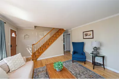 23 Gables Drive, Hicksville, NY 11801 - Photo 7