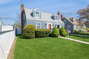 23 Gables Dr, Hicksville, NY 11801 - Photo 25