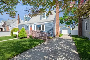 23 Gables Dr, Hicksville, NY 11801 - Photo 19