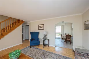 23 Gables Dr, Hicksville, NY 11801 - Photo 23