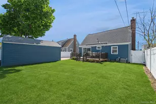 23 Gables Dr, Hicksville, NY 11801 - Photo 5