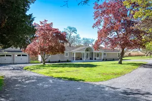 111 S Country Rd, Remsenburg, NY 11960 - Photo 7