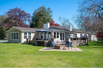 111 S Country Road, Remsenburg, NY 11960 - Photo 17