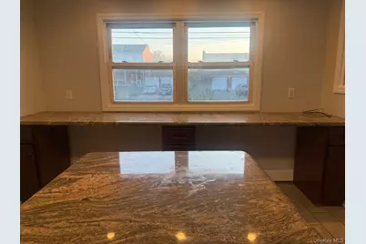 675 S Long Beach Avenue, Freeport, NY 11520 - Photo 9