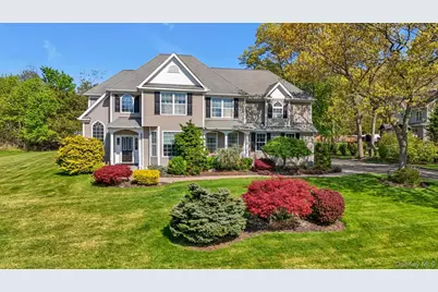 9 Paddock Lane, Medford, NY 11763 - Photo 1
