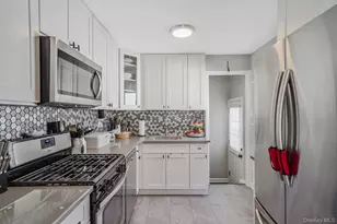 50 Lantern St, Huntington, NY 11743 - Photo 5