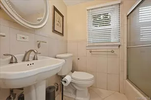 336 Princeton St, Westbury, NY 11590 - Photo 17