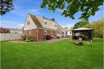 336 Princeton Street, Westbury, NY 11590 - Photo 25