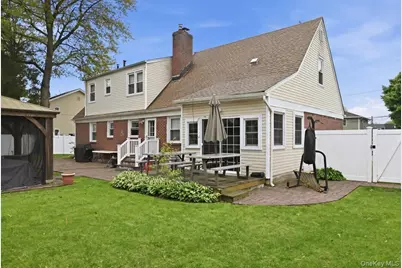 336 Princeton Street, Westbury, NY 11590 - Photo 27