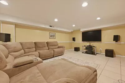336 Princeton Street, Westbury, NY 11590 - Photo 19