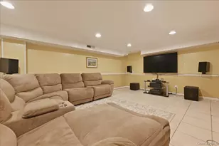 336 Princeton St, Westbury, NY 11590 - Photo 19