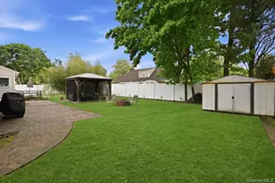 336 Princeton St, Westbury, NY 11590 - Photo 23