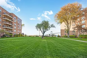162-41 Powells Cove Blvd, Whitestone, NY 11357 - Photo 23
