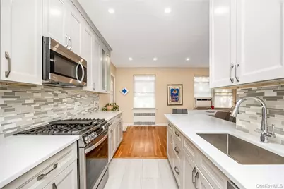 162-41 Powells Cove Boulevard #6S, Whitestone, NY 11357 - Photo 3
