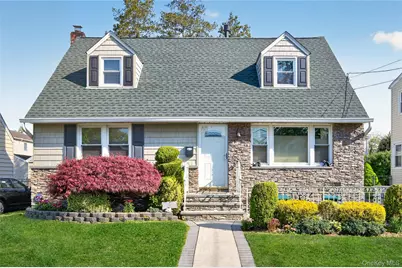 31 Broadway, New Hyde Park, NY 11040 - Photo 3