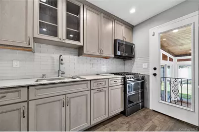 31 Broadway, New Hyde Park, NY 11040 - Photo 13