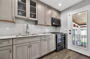 31 Broadway, New Hyde Park, NY 11040 - Photo 13