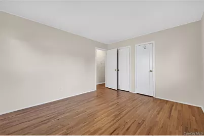 31 Broadway, New Hyde Park, NY 11040 - Photo 17