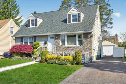 31 Broadway, New Hyde Park, NY 11040 - Photo 1