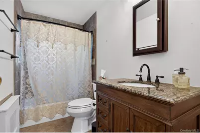 31 Broadway, New Hyde Park, NY 11040 - Photo 19
