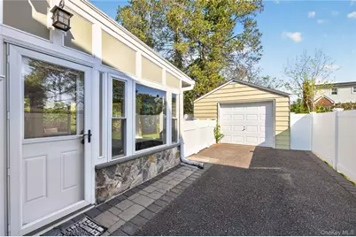 31 Broadway, New Hyde Park, NY 11040 - Photo 29