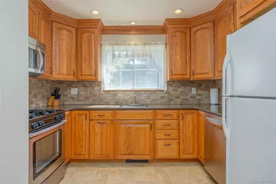 191 Center Street, Pearl River, NY 10965 - Photo 5