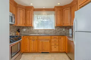 191 Center St, Pearl River, NY 10965 - Photo 5