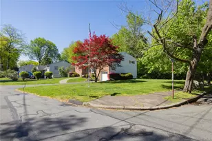 191 Center St, Pearl River, NY 10965 - Photo 27