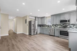 95-19 116th St, Richmond Hill, NY 11419 - Photo 3