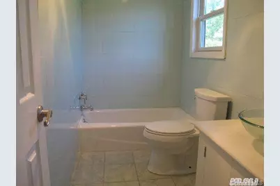 5 Elm Street, Great Neck, NY 11021 - Photo 11