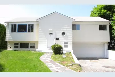 5 Elm Street, Great Neck, NY 11021 - Photo 1