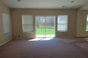 168 Hampton Vista Dr, Manorville, NY 11949 - Photo 9