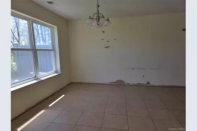 168 Hampton Vista Drive, Manorville, NY 11949 - Photo 13