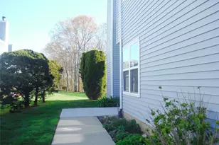 168 Hampton Vista Dr, Manorville, NY 11949 - Photo 3