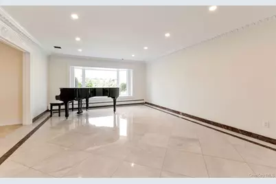 49 Harborview W, Lawrence, NY 11559 - Photo 5