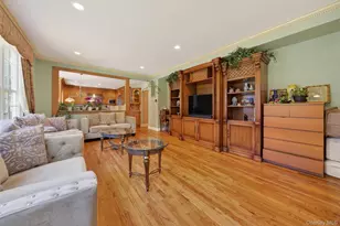 2 Tappanwood Dr, Locust Valley, NY 11560 - Photo 9