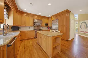 2 Tappanwood Dr, Locust Valley, NY 11560 - Photo 7