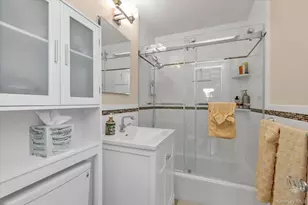 370 W Broadway, Long Beach, NY 11561 - Photo 13