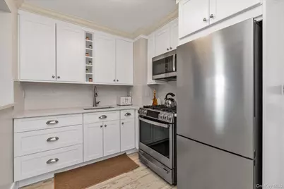 370 W Broadway #2Y, Long Beach, NY 11561 - Photo 9