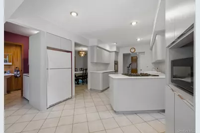 128 Tremper Street, Holbrook, NY 11741 - Photo 15