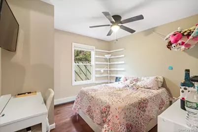 385 Grant Avenue, Copiague, NY 11726 - Photo 9