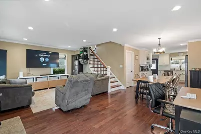 385 Grant Avenue, Copiague, NY 11726 - Photo 3