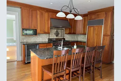 246 Beechmont Drive, New Rochelle, NY 10804 - Photo 3