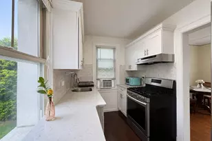 20 Locust St, Manhasset, NY 11030 - Photo 3