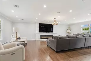 250 N 5th St, Lindenhurst, NY 11757 - Photo 15