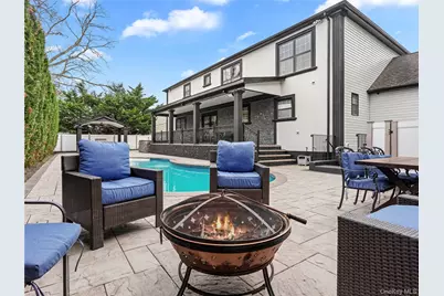 250 N 5th Street, Lindenhurst, NY 11757 - Photo 3