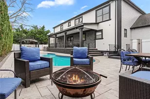250 N 5th St, Lindenhurst, NY 11757 - Photo 3