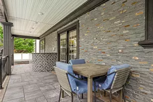 250 N 5th St, Lindenhurst, NY 11757 - Photo 9